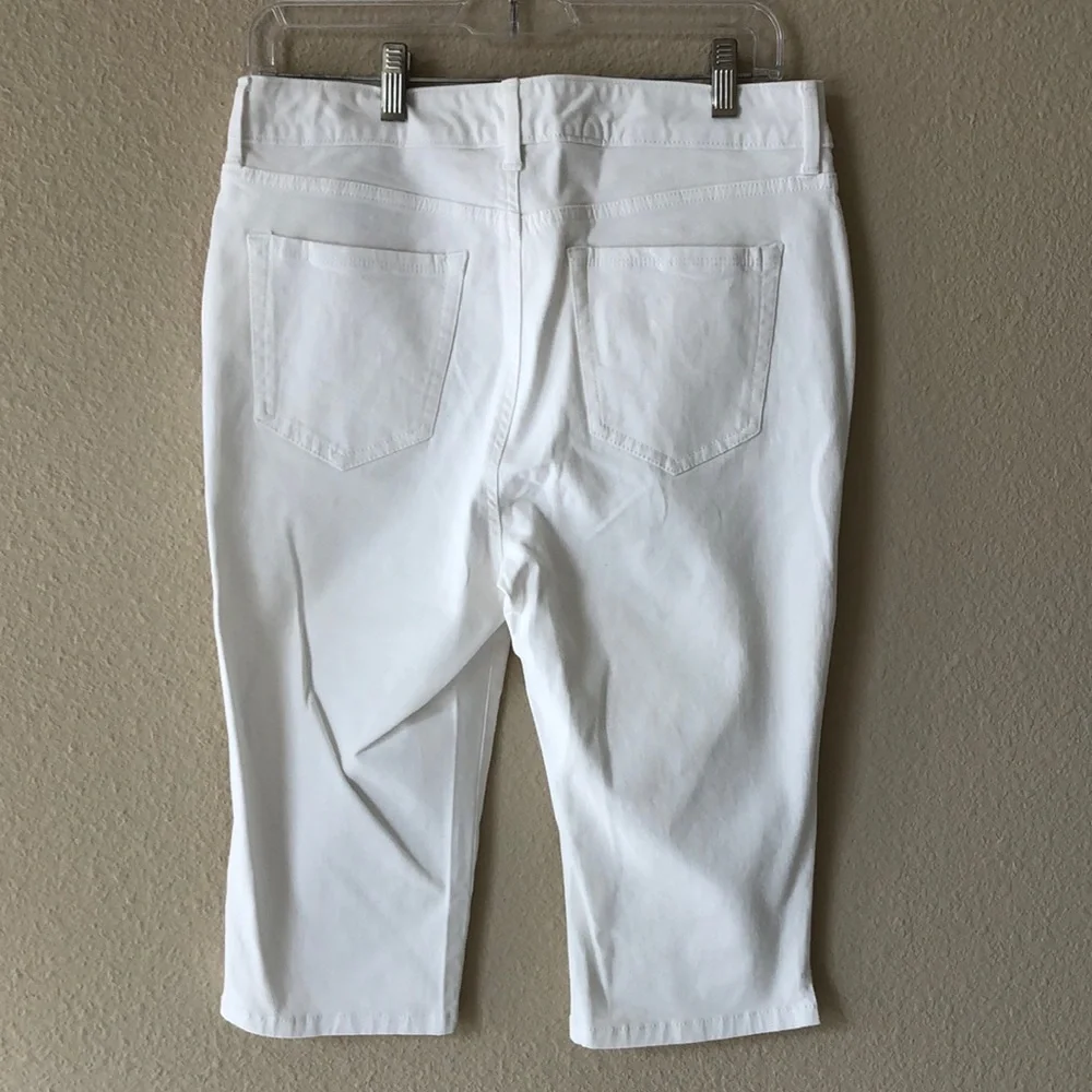 NWT Charter Club White Capri Pants Size 10P - Picture 2 of 5
